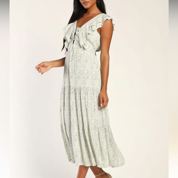 Lulus Romance In Bloom Floral Ruffled Tiered Midi Dress Medium NWT Green - Picture 2 of 9